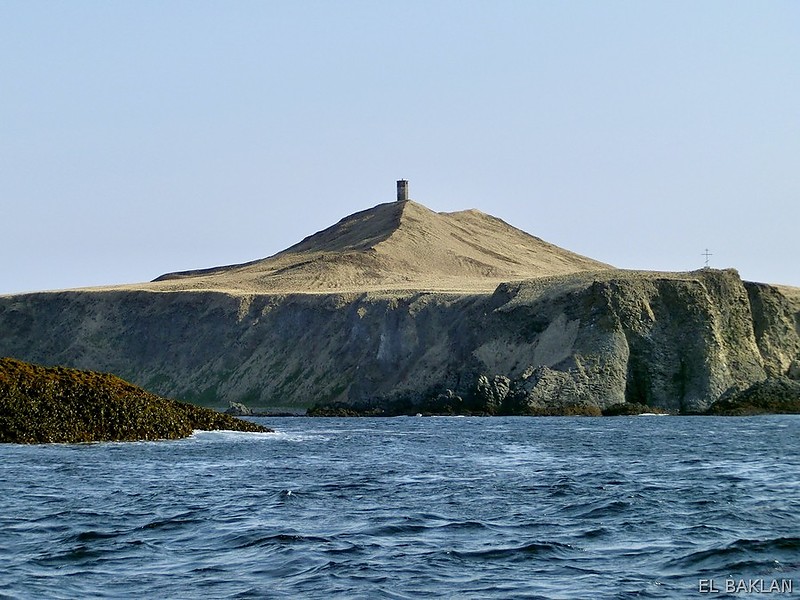 Kuril islands / Urup / Van-der-Lind lighthouse
distant view
Keywords: Kuril Islands;Russia;Far East;Urup;Sea of Okhotsk
