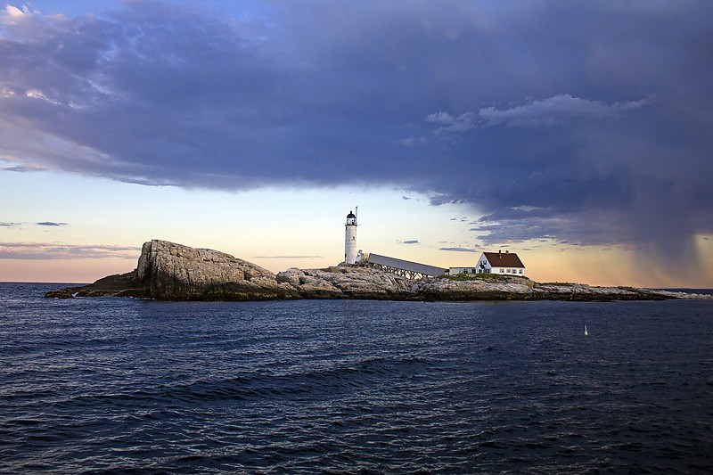 New Hampshire / Isles of Shoals / White Island lighthouse
Author of the photo: [url=https://jeremydentremont.smugmug.com/]nelights[/url]

Keywords: New Hampshire;United States;Atlantic ocean