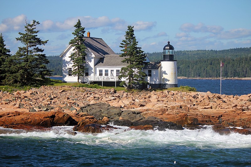 Maine / Winter Harbor lighthouse
Author of the photo: [url=https://jeremydentremont.smugmug.com/]nelights[/url]

Keywords: Maine;Atlantic ocean;United States
