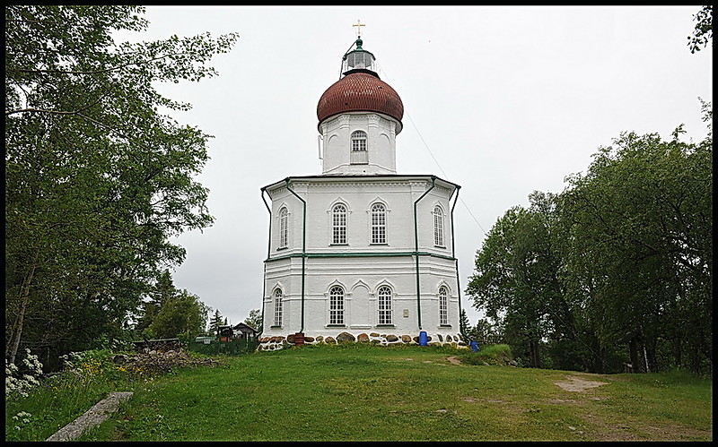 White sea / Ostrov Solovetskiy light
Located in the dome of the church
Author of the photo: [url=http://fotki.yandex.ru/users/zhigul3/]Zhigul[/url]
Keywords: Solovetsky Islands;White sea;Russia