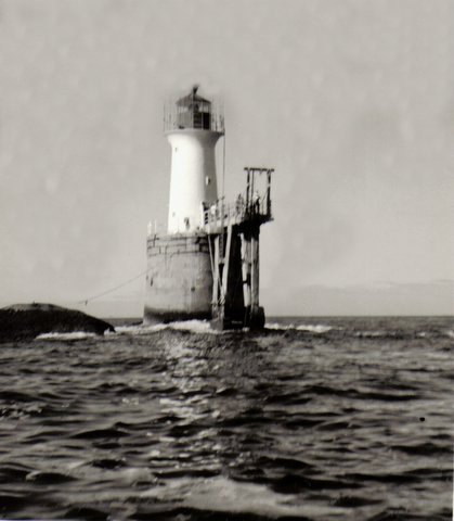 False bay / Romans Rock Lighthouse - historic photo
Source: [url=http://lighthouses-of-sa.blogspot.ru/]Lighthouses of S Africa[/url]
Keywords: Simons Town;South Africa;Atlantic ocean;Offshore;Historic