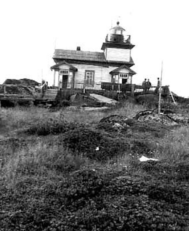 White sea / South Rombak Island lighthouse - historic picture
AKA Rombakskiy
Source: [url=http://www.gov.karelia.ru/Karelia/704/38.html]Karelia[/url]
Keywords: Kem;White sea;Russia;Historic