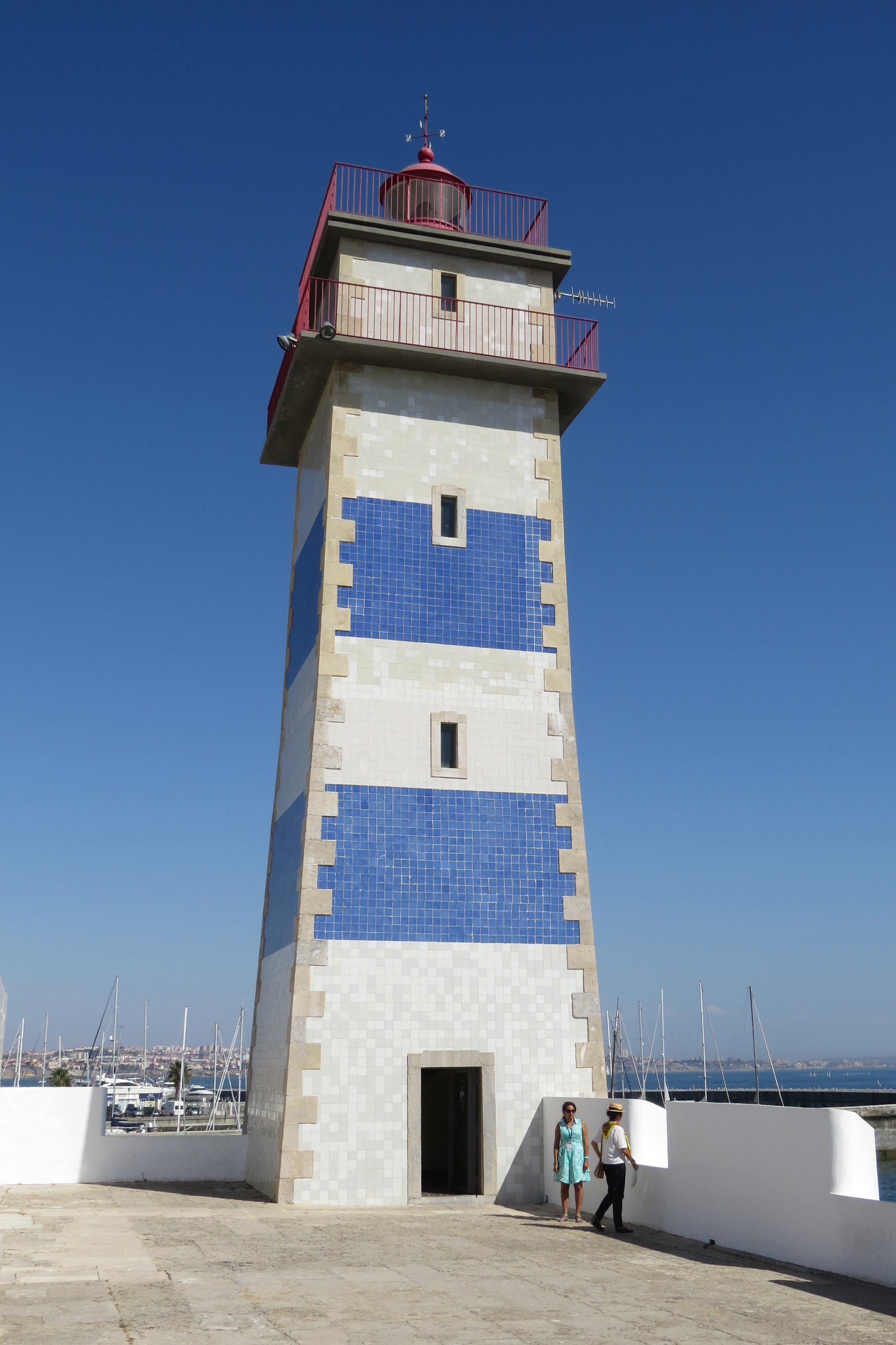 Santa Marta lighthouse
Source of the photo: [url=http://faroisbrasileiros.com.br/]Farois Brasileiros[/url]
Keywords: Brazil;Atlantic ocean