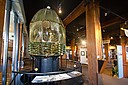 First-order_Fresnel_lens_from_Farallon_Islands_Light_at_San_Francisco_National_Historic_Park_visitor_center.jpg