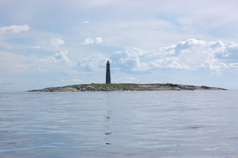 White sea / Topy lighthouse
Photo by [url=http://sea-kayak.ru/authors/?idnews=275&mode=reports]Andrej Vasiljev[/url]
Keywords: White sea;Russia;Solovetsky Islands
