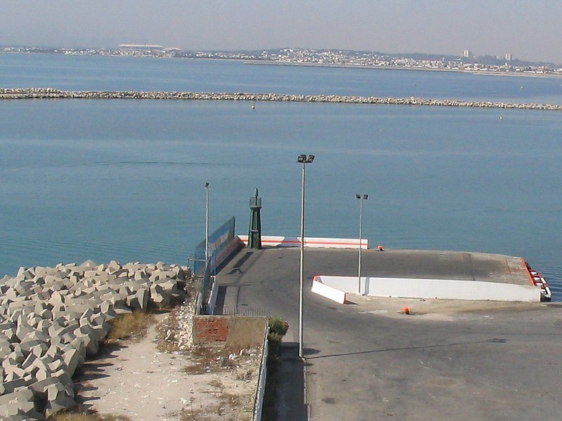 La Goulette / Commercial Port Jetty N / RoRo Berth. No 11 light
Keywords: La Goulette;Tunisia;Mediterranean sea