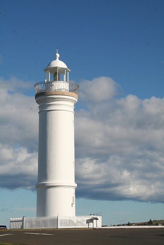 Kiama Lighthouse
[url=http://www.lighthouse.net.au/lights/nsw/kiama/kiama.htm]Kiama, New South Wales, Australia[/url]
Keywords: Kiama;New South Wales;Australia;Tasman sea
