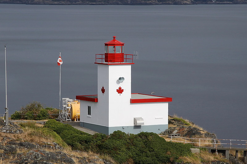 Merry Island Lighthouse
Located on the southeast point of Merry Island, marking the southeast entrance to Welcome Passage in British Columbia, Canada
Keywords: Georgia strait;Canada;British Columbia