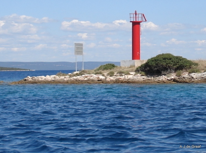 Dugi Otok / Tri Luka-Zaglav / Hrid Pohlib & Breakwater light
Keywords: Croatia;Adriatic sea