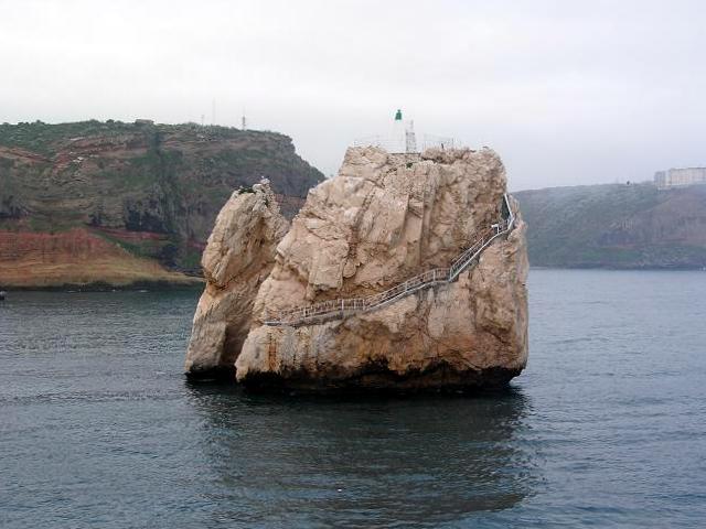 Ghazaouet / Phare du Rocher des Deux freres
Former Nemours, near the Maroccan border.
Twin-rocks near the harbor entrance.
Keywords: Algeria;Ghazaouet;Mediterranean sea