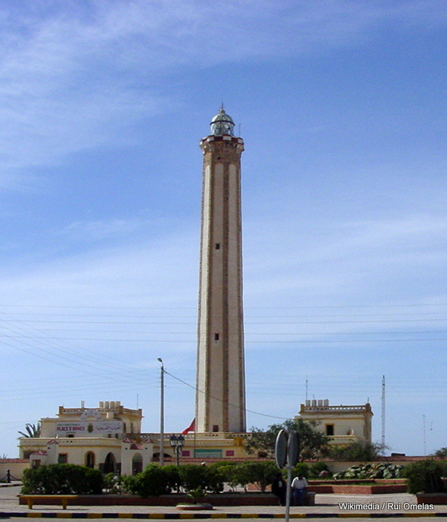 Boujdour / Faro en Cabo Bojador
Northern part of the Western Sahara, under Maroccan control ( See the Maroccan flag flying in front of the lighthouse).
Keywords: Boujdour;Western Sahara;Atlantic ocean