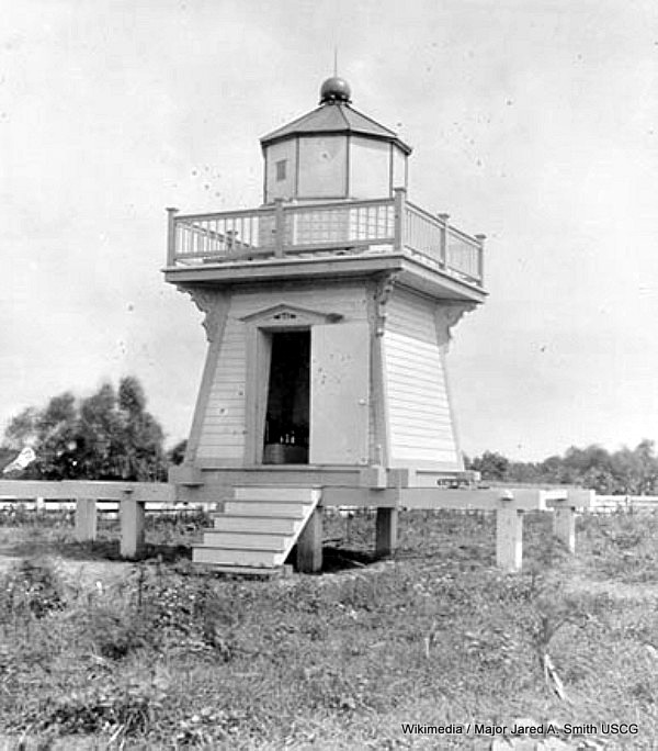 South Carolina / Beaufort County / Calibogue Sound / N-E End Dafuskie Island / Haig Point Front Range Light
Picture 1885
This light was shiftable ( so where the sandbanks )
Keywords: Calibogue Sound;South Carolina;United States;Atlantic ocean;Historic