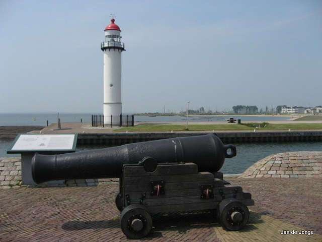 Haringvliet / Voorne-Putten / Hellevoetsluis / Hellevoetsluis Lighthouse
Built in 1822
Keywords: Haringvliet;Netherlands;North sea