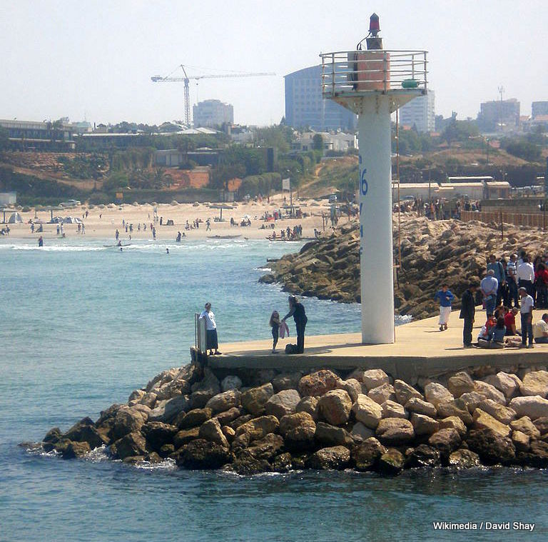 Tel Aviv / Herzliya Marina / Inner Breakwater Light
Keywords: Tel Aviv;Israel;Mediterranean sea