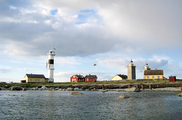 Kattegat / Nidingen Fyr (new) & Nidingen dubbel Fyr (twin lighthouses)
Keywords: Kattegat;Sweden;Nidingen