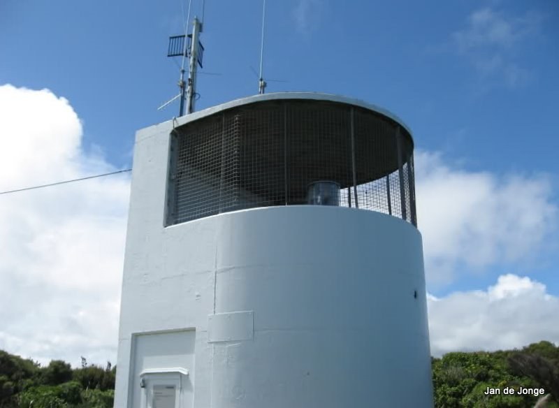 North Island / Auckland Region / Piha Lighthouse
It's a former Royal New Zealand Air Force beam searchlight.
Keywords: New Zealand;Tasman Sea;Auckland
