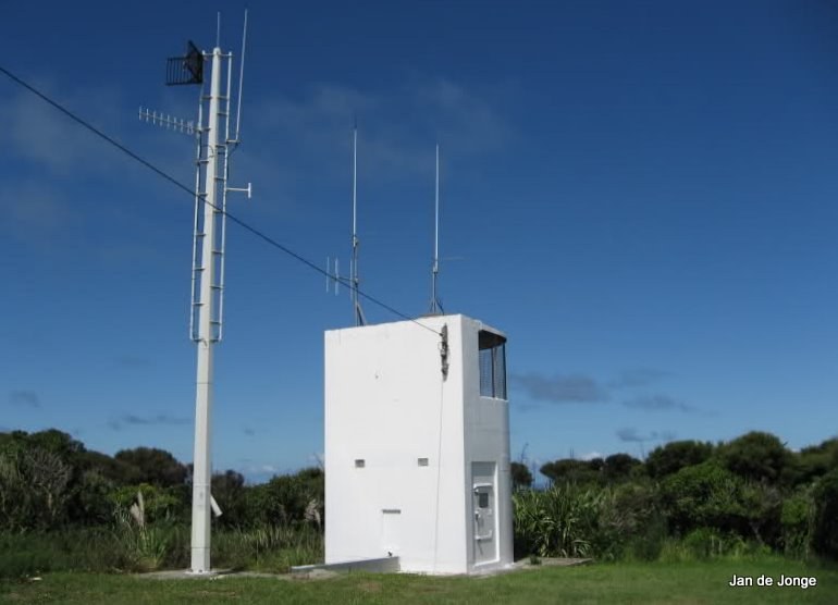North Island / Auckland Region / Piha Lighthouse
It's a former Royal New Zealand Air Force beam searchlight.
Keywords: New Zealand;Tasman Sea;Auckland