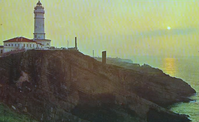 Biskaye / Cantabria / Santander / Cabo Mayor Lighthouse
Built in 1839
Keywords: Cantabria;Santander;Spain;Bay of Biscay;Sunset