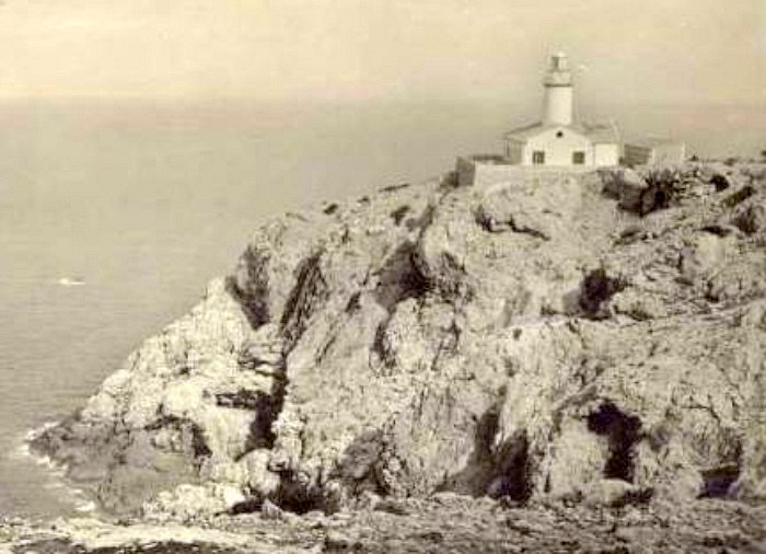 Majorca / Far de Cap de Pera
Built in 1861
Keywords: Mallorca;Spain;Mediterranean sea;Historic