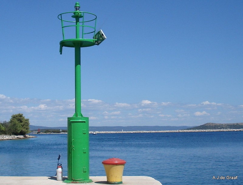 Dugi Otok / Tri Luka-Zaglav / Ferry Quay light
Keywords: Croatia;Adriatic sea