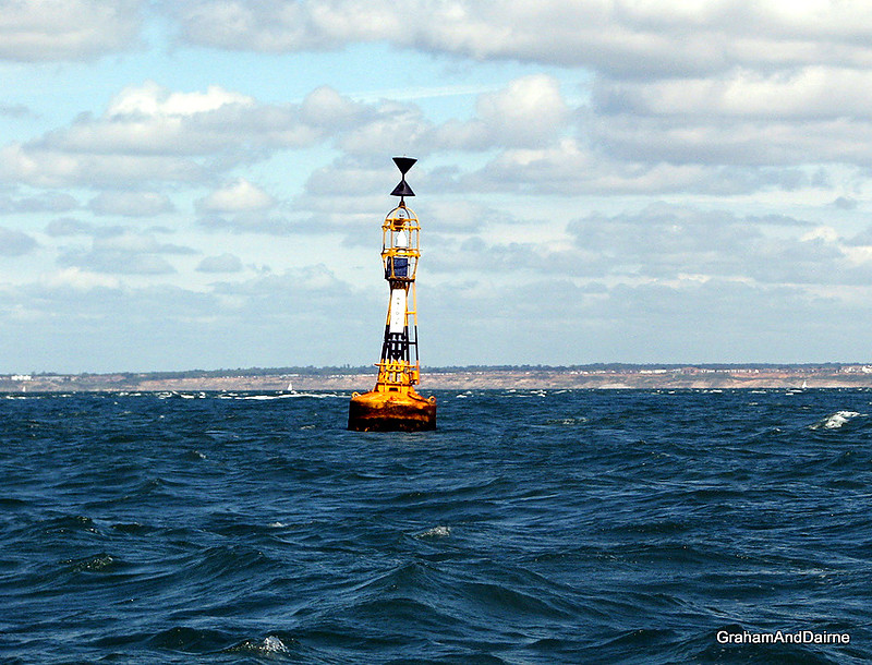 Isle of Wight / Alum Bay / Bridge Buoy
Near The Needles Lighthouse
Keywords: Buoy