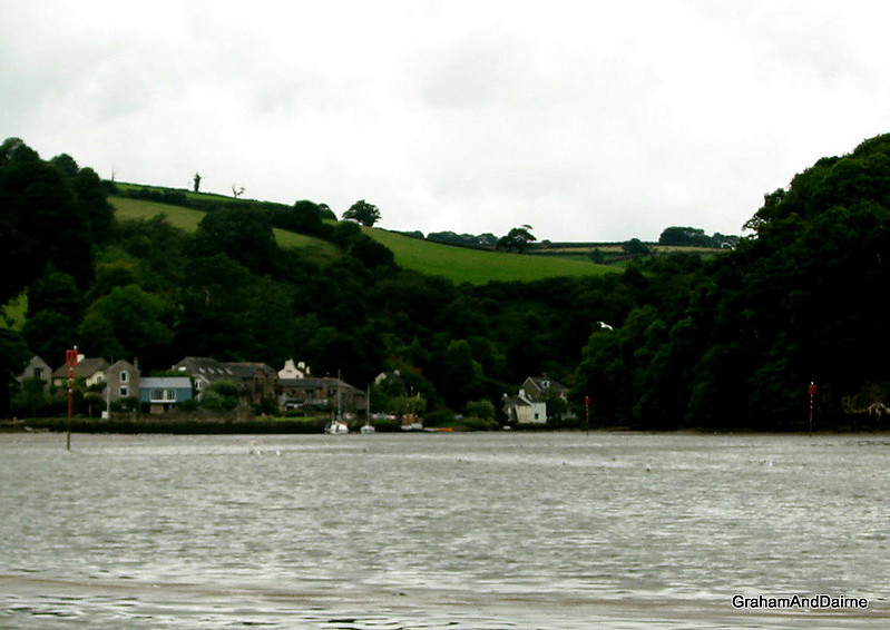 Devon / River Dart / Tuckenhay - Bowcreek / Beacons/Lights
The last leg up to Tuckenhay and the Maltsters . Note the red port hand beacon on the extreme RIGHT of the picture
Keywords: Devon;Dart;England;United Kingdom