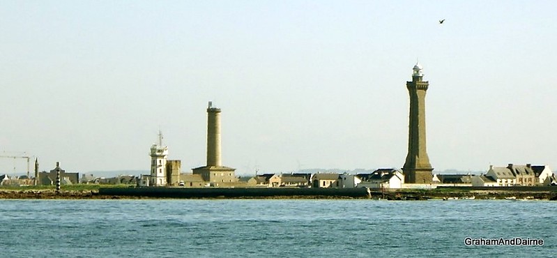 Brittany / Finistere / Pointe de Penmarc`h / left to right: 1 Groumili Leading light rear & Traffic Control Tower (white) & 2 Phare de Penmarc`h (1, old tower to traffic control) & 3 Phare de Penmarc`h (2) & 4 Phare de Penmarc??h (3, Phare
Keywords: Penmarch;Bay of Biscay;France;Brittany;Vessel Traffic Service