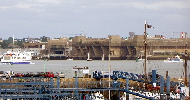 Morbihan / Lorient / Kéroman Submarine Base / Leading Lights (on top) left to right: Green 1 Front & 2 Rear / Red 3 Front & 4 Rear
Imposing structures seen from Port Louis, constructed by the Germans WWII.
Keywords: Lorient;Bay of Biscay;Brittany;France