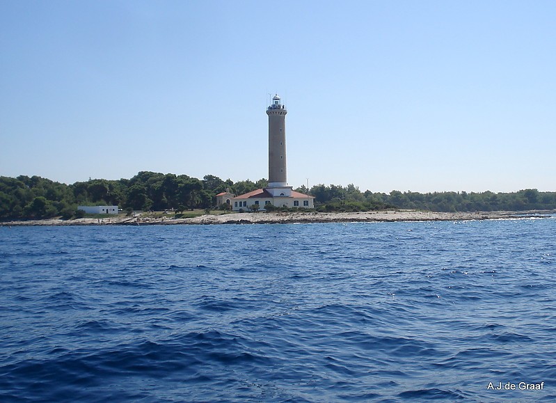 Dugi Otok / Veli Rat lighthouse
One of the oldest (1849) and nicest on this coast. And high because this coast is flat.
In the tower is tourist accomodation to rent.
Keywords: Croatia;Adriatic sea