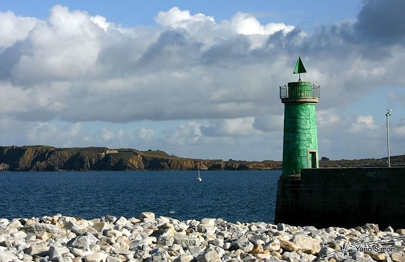 Brittany / Finistere / Camaret / Former Pierhead Phare, now daymark
Keywords: Brittany;France;Camaret-sur-mer;Bay of Biscay