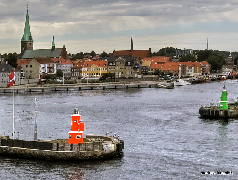 Öresund / Helsingör / Nord Molehead Light (green) & Syd Molehead Light (red)
Keywords: Oresund;Helsingor;Denmark