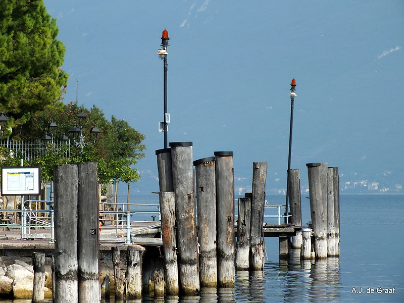 Lake Garda / Porto di Gargnano / Ferryboat Quay Lights
Keywords: Lake Garda;Italy