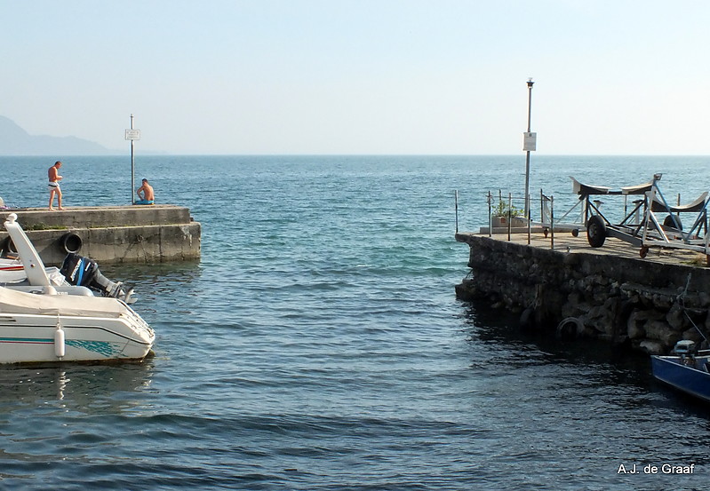 Lake Garda / Porto di Toscolano entrance lights
Local harbour, nearby is a marina.
Keywords: Lake Garda;Italy