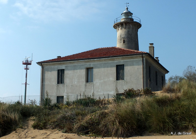 Adriatic Sea / Bibione / Punta Tagliamento Lighthouse & Radarmast
As seen from the beach
Keywords: Adriatic sea;Italy;Venice;Bibione;Vessel Traffic Service