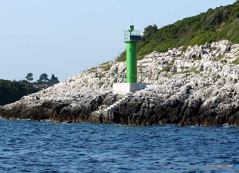 Gulf of Venice / Banjole / Entrance Uvala Paltana / Rt Rakovica Light
Keywords: Croatia;Adriatic sea;Gulf of Venice
