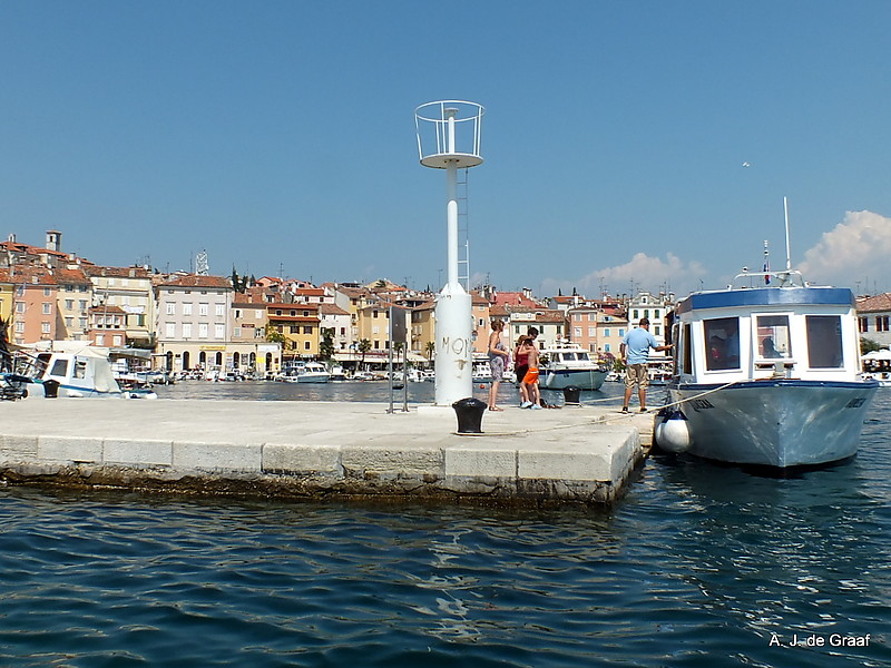 Gulf of Venice / Rovinj / South Harbour / Mole Head Light
With the local passenger ferry.
Keywords: Croatia;Adriatic sea;Gulf of Venice;Rovinj