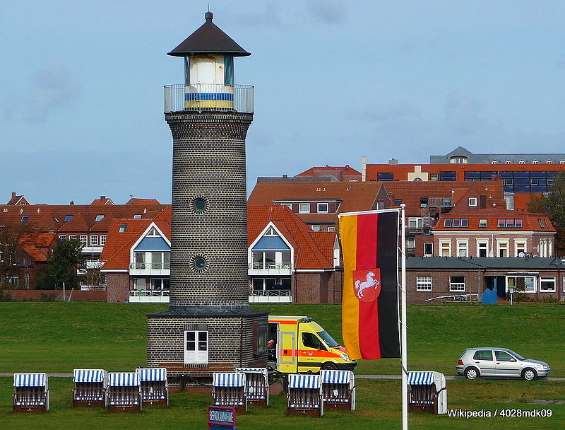 North Sea / Ost Friesischen Inseln / Juist / Memmertfeuer (faux)
It`s an incorrect replica of the Memmert Lighthouse, built in 1992, bearing the original Memmert lantern from 1939 
Keywords: North Sea;Germany;Faux