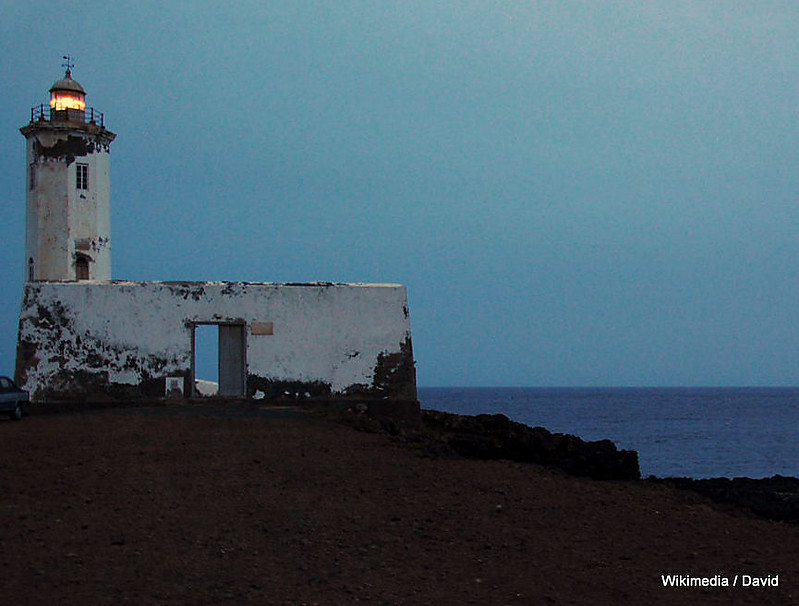 Ilha de Santiago / Praia - Ponta Temerosa / Farol Dona Maria Pia
Keywords: Ilha de Santiago;Atlantic ocean;Cape Verde;Night