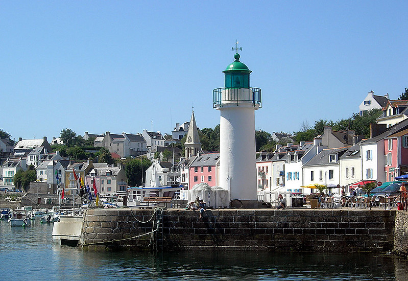 Brittany / Morbihan / Belle Ile / Sauzon / Jetée Quest Phare de Sauzon 
Keywords: Belle-lle-en-Mer;Bay of Biscay;France