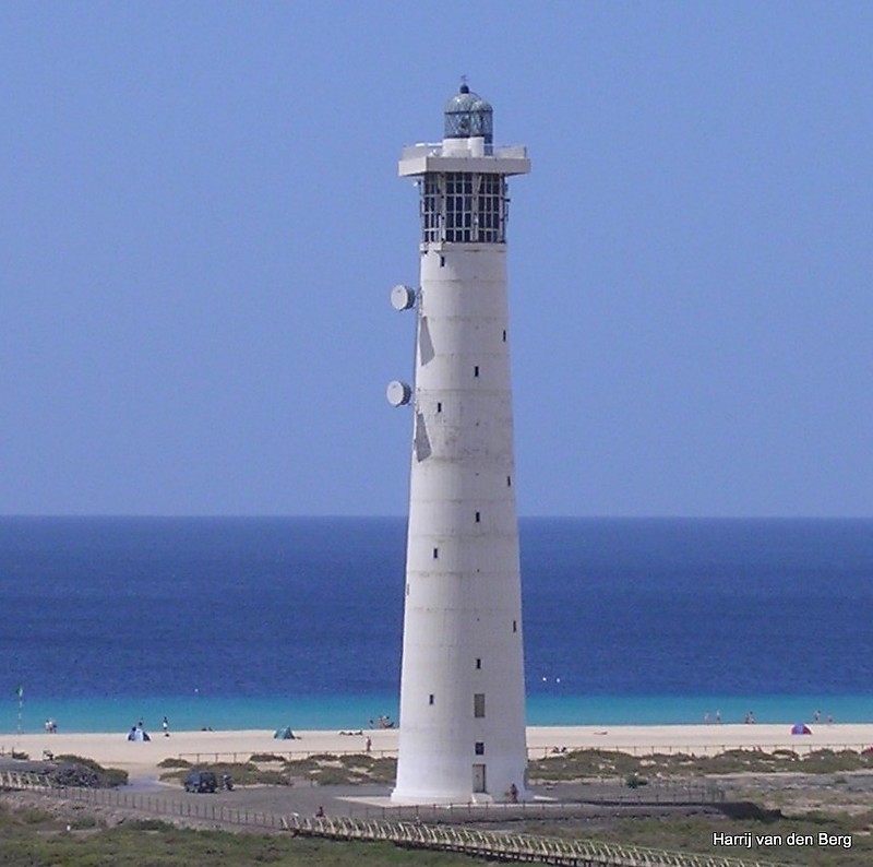 Canary Islands / Fuerteventura / Puerto de Morre Jable Lighthouse
Located at the island's south, at the beach near the holiday resorts.
Keywords: Canary Islands;Spain;Atlantic ocean;Fuerteventura