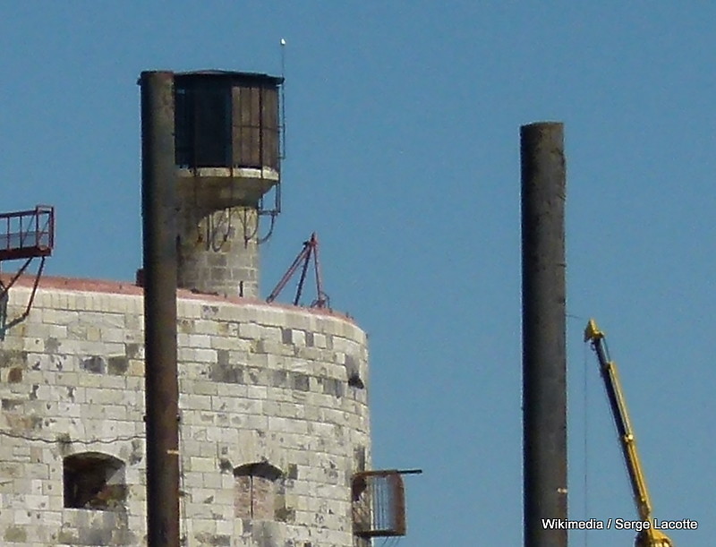 Charante - Maritime / Near Ile d`Ax / Fort Boyard Light
On top of the watchtower, is this the light?
Keywords: France;Charente-Maritime;Bay of Biscay