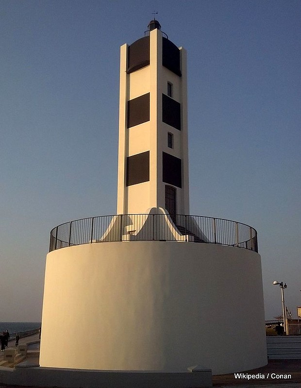 Tel Aviv / Tel-Kudadi ancient Lighthouse (reading light)
Restaurated, picture 2013
Keywords: Tel Aviv;Israel;Mediterranean sea
