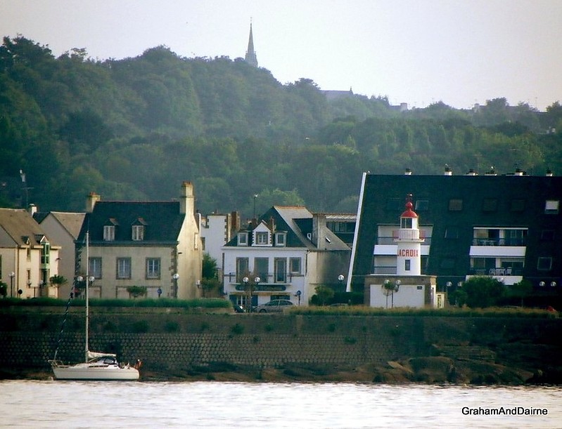 Brittany / Finistere Sud / Concarneau / Phare La Croix (leading light front) & Beuzec Church Spire (leading light rear - on the hilltop)
Main transit
Keywords: Brittany;France;Bay of Biscay