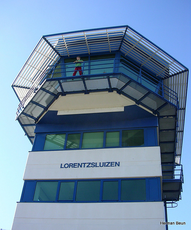 Waddenzee-IJsselmeer / Afsluitdijk / Kornwerderzand / Lorentz-locks Traffic Control Tower
Keywords: Wadden sea;Netherlands;IJsselmeer;Vessel Traffic Service