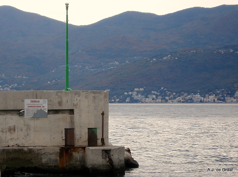 Rije??ki Zaljev / Rijeka / Marina Brgud / Breakwaterhead Light.
Recently placed.
Keywords: Croatia;Adriatic sea;Rijeka
