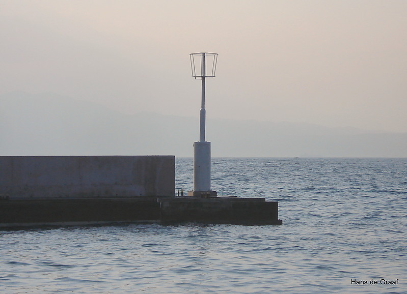 Krk / Njivice / Pierhead
After pier lenghtening is the lightstand replaced in it's new position. No light yet at this picture.
Keywords: Croatia;Adriatic sea;Krk