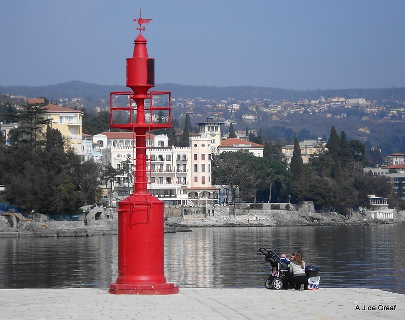 Opatija Mole  light
It's a beautifull small thing, dating back to 1909.
Keywords: Croatia;Adriatic sea;Opatija