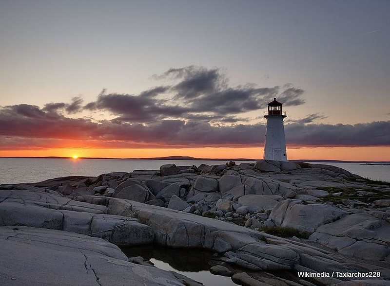 Nova Scotia / St. Margaret`s Bay / Peggy`s Point Lighthouse (2)
Keywords: Nova Scotia;Canada;Atlantic ocean;Sunset