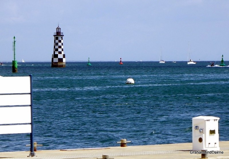 Brittany / Finistere Sud / Loctudy / Phare de la Perdrix & Feu Le Blas (green, left) & Lots of buoys.
Keywords: Bay of Biscay;France;Loctudy;Offshore
