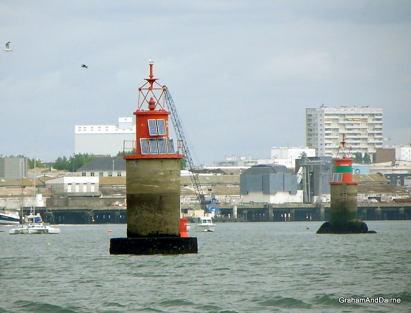Morbihan / Lorient / Tourelle`s la Petite Jument (left) & Cochon (right)
Keywords: Morbihan;France;Offshore;Bay of Biscay;Lorient